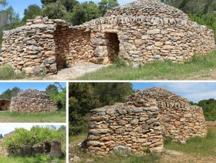 Barraca amb menjadora coberta