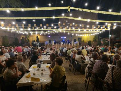 Revetlla popular a la plaça de la Vila