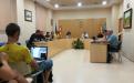 Membres de la candidatura de la CUP van enregistrar el plenari en vídeo, per publicar-lo a Internet