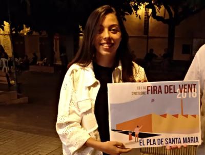 Judit Pinyol, amb el cartell guanyador Judit Pinyol, amb el cartell guanyador